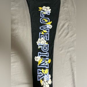 VS PINK (Grey Leggings)